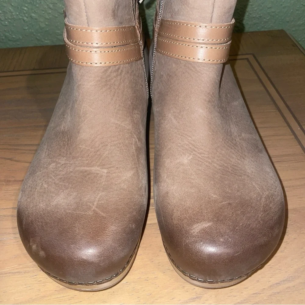 🆕Dansko Women Ankle Boots Brook Nubuck Taupe Burnished  7-7.5/38  $184 - Picture 4 of 15
